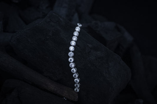 Small Circle Studded American Diamond Bracelet