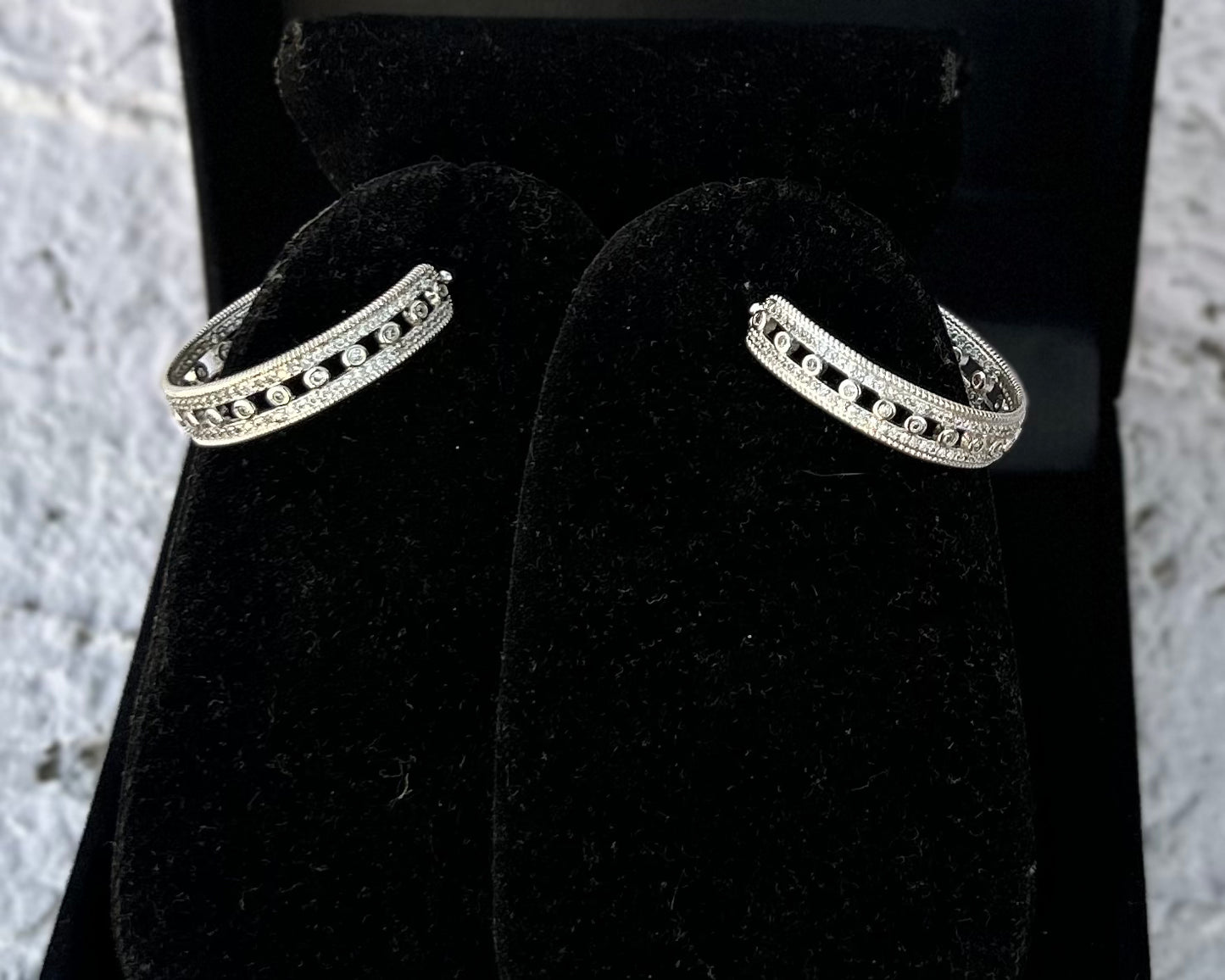 Circle Banded American Diamond Earrings